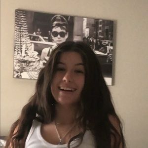 Meet your Posher, Mia